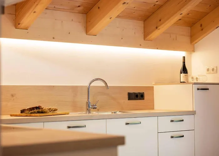 Stubaier Bergnest نيوستيف ام ستوبيتا